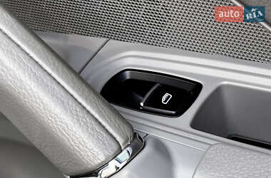 Внедорожник / Кроссовер Porsche Cayenne 2012 в 