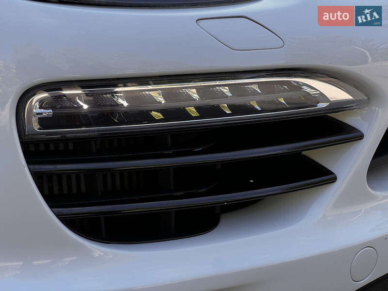 Внедорожник / Кроссовер Porsche Cayenne 2012 в Ахтырке