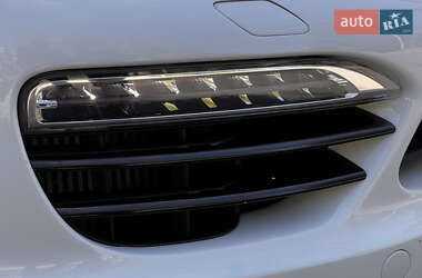 Внедорожник / Кроссовер Porsche Cayenne 2012 в 