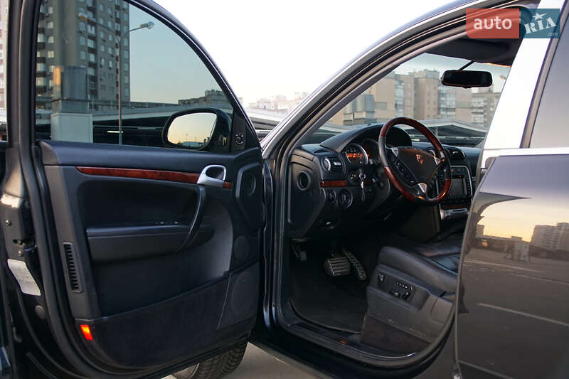 Позашляховик / Кросовер Porsche Cayenne 2006 в Києві