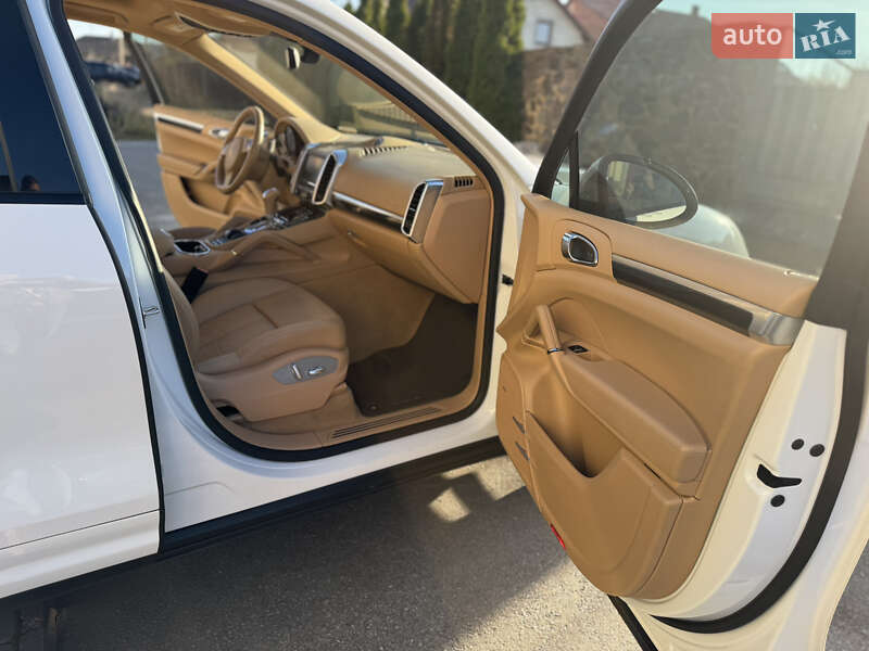 Позашляховик / Кросовер Porsche Cayenne 2013 в Самборі