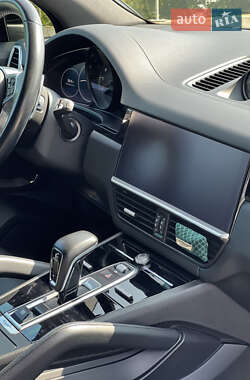 Внедорожник / Кроссовер Porsche Cayenne 2019 в 