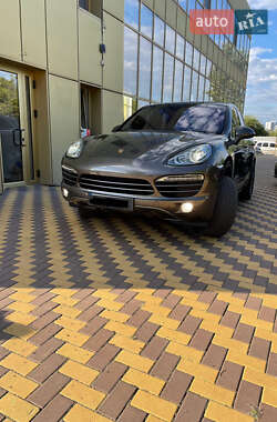 Внедорожник / Кроссовер Porsche Cayenne 2012 в 