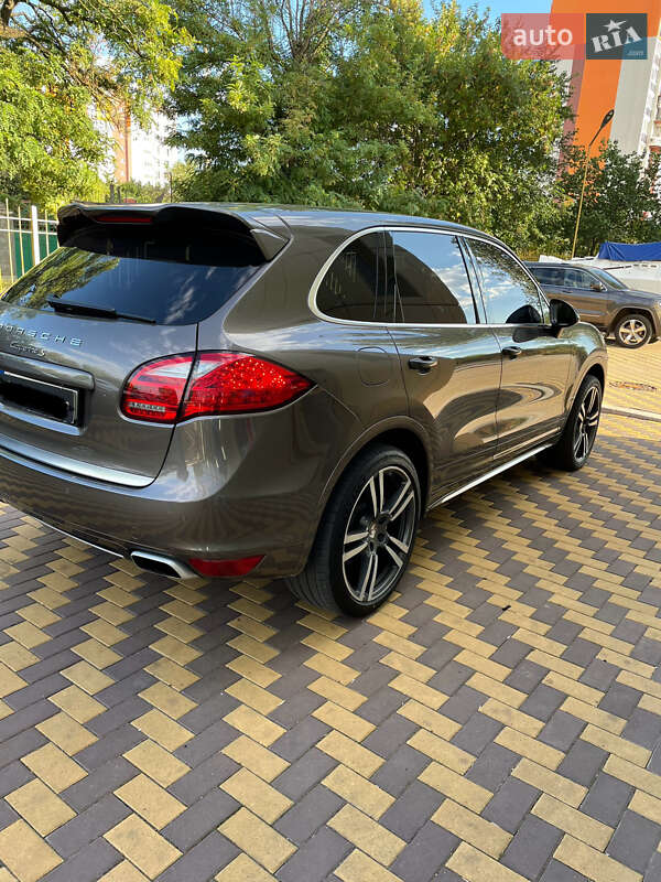 Внедорожник / Кроссовер Porsche Cayenne 2012 в Николаеве