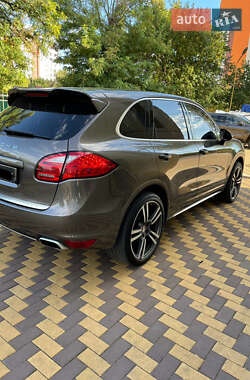 Внедорожник / Кроссовер Porsche Cayenne 2012 в 