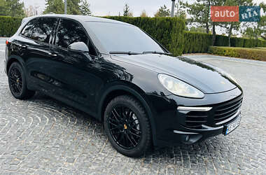 Позашляховик / Кросовер Porsche Cayenne 2016 в 