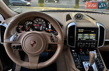 Внедорожник / Кроссовер Porsche Cayenne 2012 в 