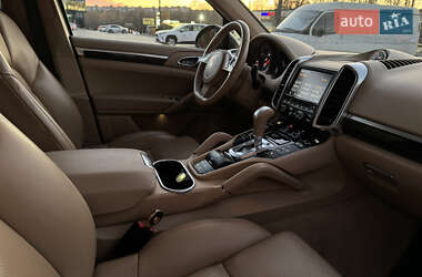 Внедорожник / Кроссовер Porsche Cayenne 2012 в 
