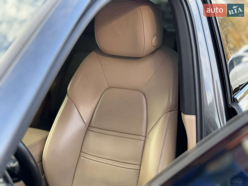 Позашляховик / Кросовер Porsche Cayenne 2021 в Києві