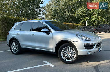Позашляховик / Кросовер Porsche Cayenne 2012 в 