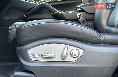Позашляховик / Кросовер Porsche Cayenne 2012 в 