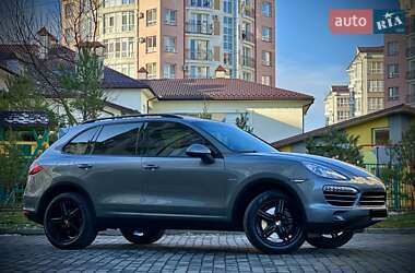 Позашляховик / Кросовер Porsche Cayenne 2014 в 
