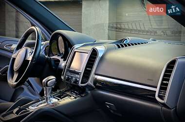 Позашляховик / Кросовер Porsche Cayenne 2014 в 