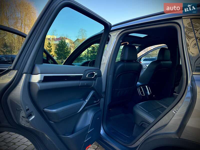 Внедорожник / Кроссовер Porsche Cayenne 2014 в Ивано-Франковске