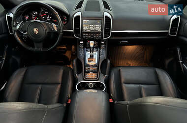 Внедорожник / Кроссовер Porsche Cayenne 2013 в Черновцах