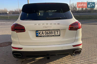 Внедорожник / Кроссовер Porsche Cayenne 2015 в Киеве