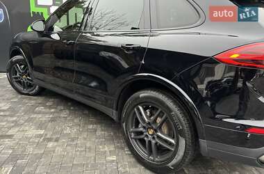 Внедорожник / Кроссовер Porsche Cayenne 2014 в 