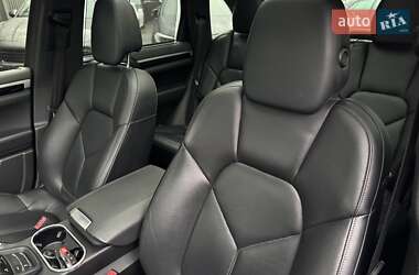 Внедорожник / Кроссовер Porsche Cayenne 2014 в 