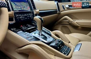 Позашляховик / Кросовер Porsche Cayenne 2013 в 