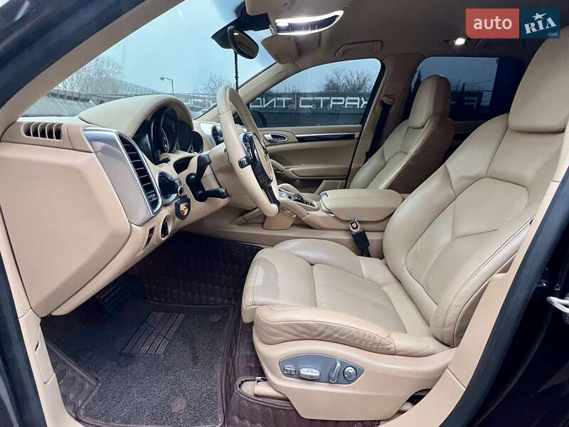 Внедорожник / Кроссовер Porsche Cayenne 2013 в Киеве