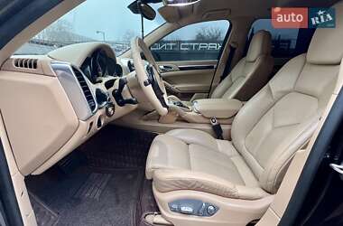 Позашляховик / Кросовер Porsche Cayenne 2013 в 