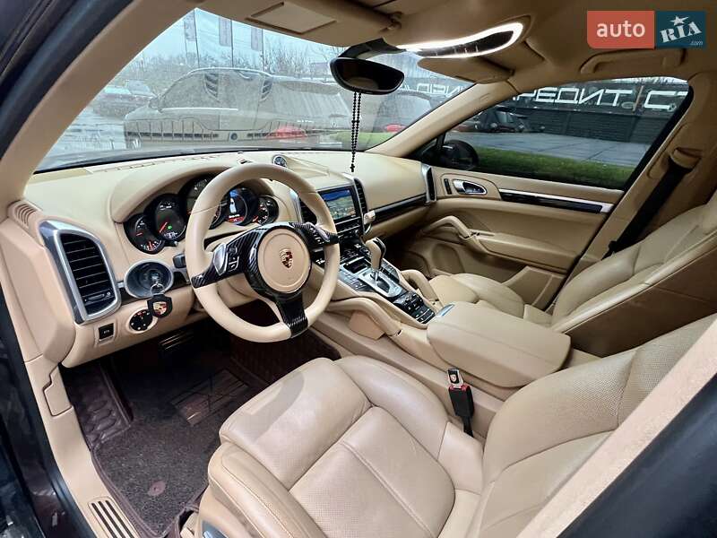 Внедорожник / Кроссовер Porsche Cayenne 2013 в Киеве