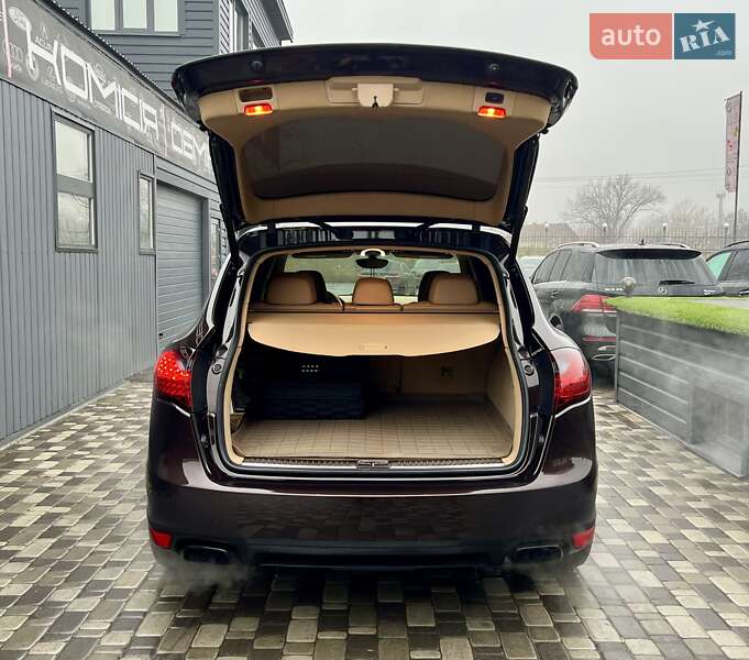 Внедорожник / Кроссовер Porsche Cayenne 2013 в Киеве