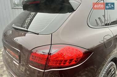Позашляховик / Кросовер Porsche Cayenne 2013 в 
