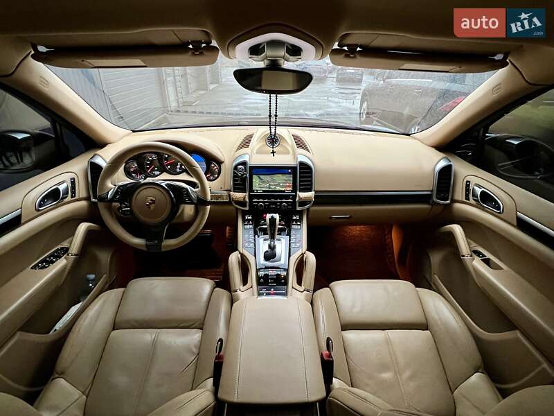 Внедорожник / Кроссовер Porsche Cayenne 2013 в Киеве