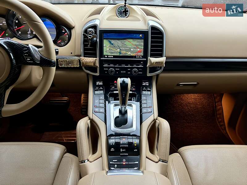 Внедорожник / Кроссовер Porsche Cayenne 2013 в Киеве