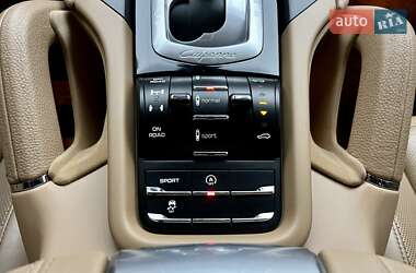 Позашляховик / Кросовер Porsche Cayenne 2013 в 