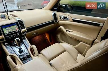 Позашляховик / Кросовер Porsche Cayenne 2013 в 