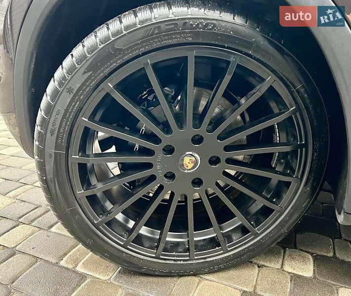Внедорожник / Кроссовер Porsche Cayenne 2013 в Киеве