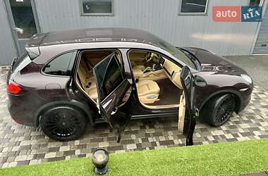 Позашляховик / Кросовер Porsche Cayenne 2013 в 