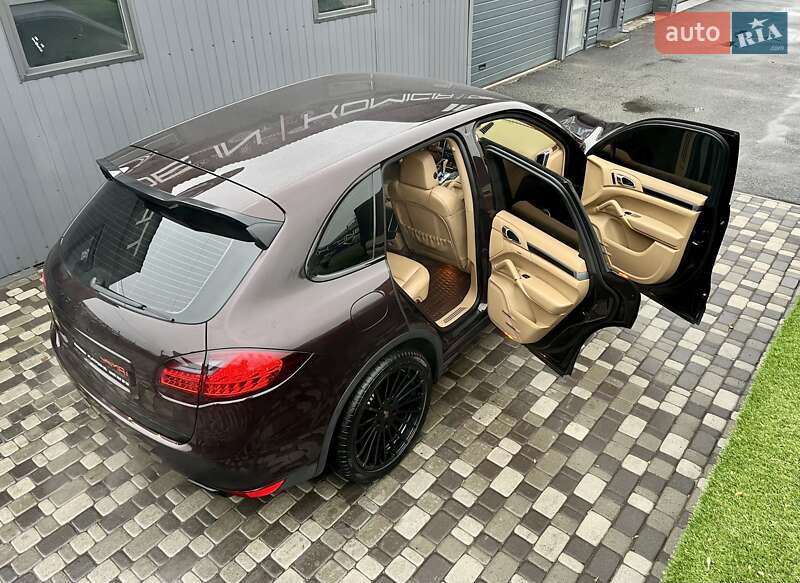 Внедорожник / Кроссовер Porsche Cayenne 2013 в Киеве