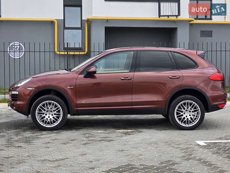 Внедорожник / Кроссовер Porsche Cayenne 2011 в 