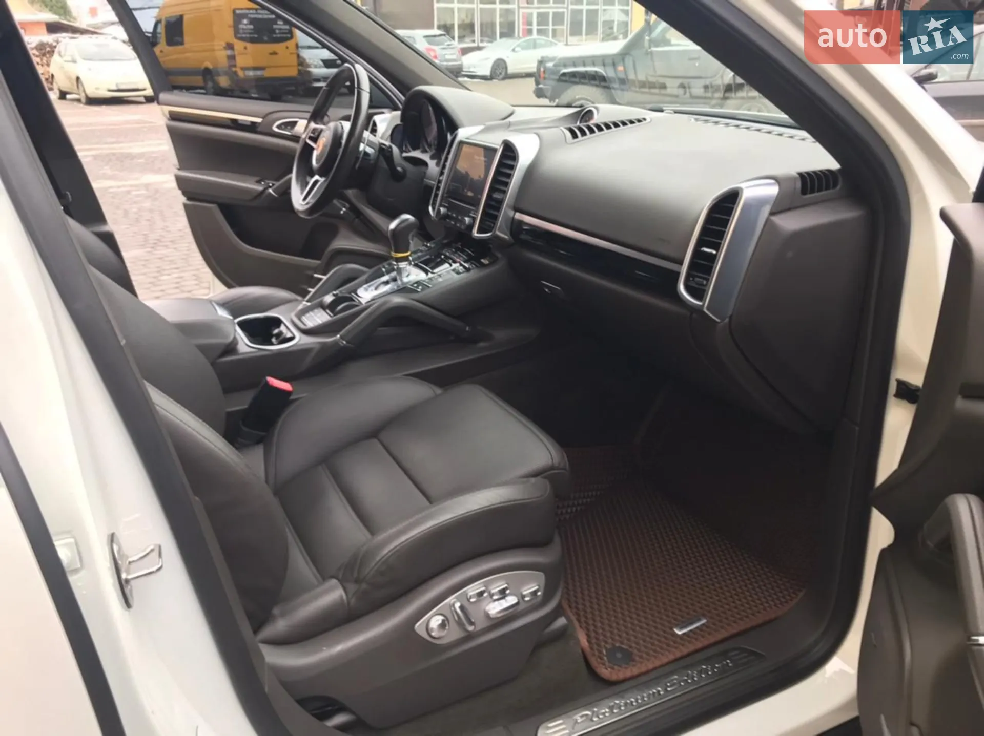 2017 Porsche Cayenne - мініатюра 26