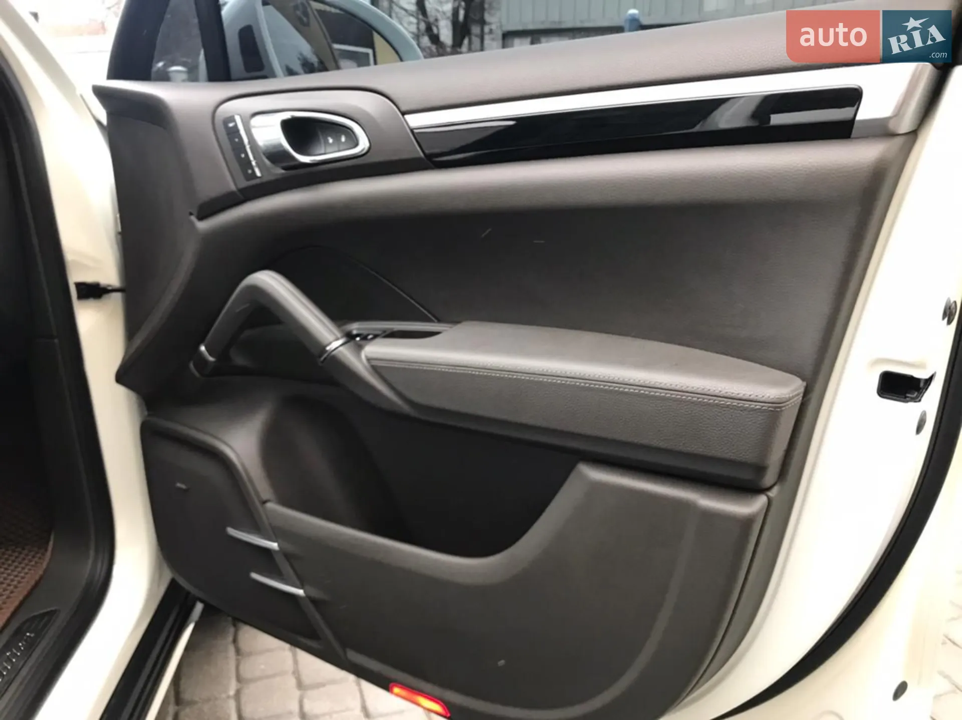 2017 Porsche Cayenne - мініатюра 43