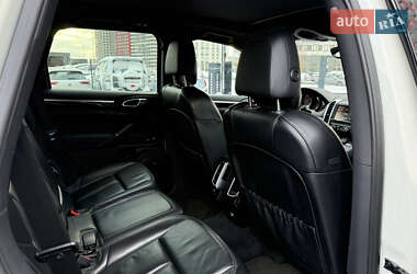 Позашляховик / Кросовер Porsche Cayenne 2011 в 