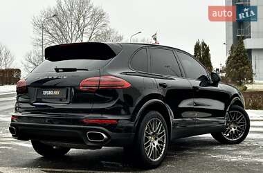 Позашляховик / Кросовер Porsche Cayenne 2016 в Києві