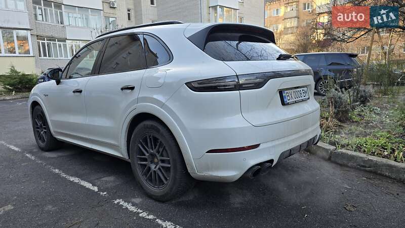 Внедорожник / Кроссовер Porsche Cayenne 2019 в Хмельницком