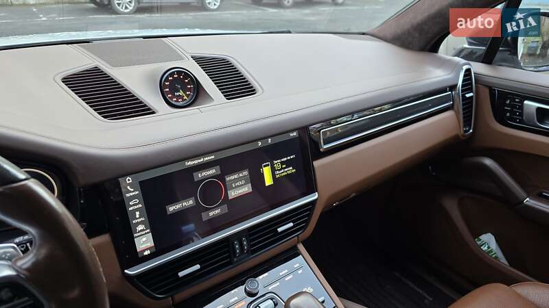 Внедорожник / Кроссовер Porsche Cayenne 2019 в Хмельницком