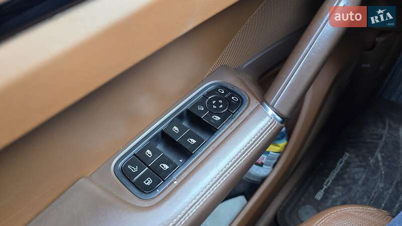 Внедорожник / Кроссовер Porsche Cayenne 2019 в Хмельницком
