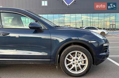 Внедорожник / Кроссовер Porsche Cayenne 2012 в 