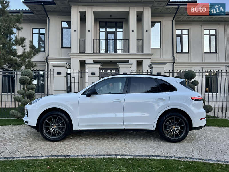 Позашляховик / Кросовер Porsche Cayenne 2018 в Одесі