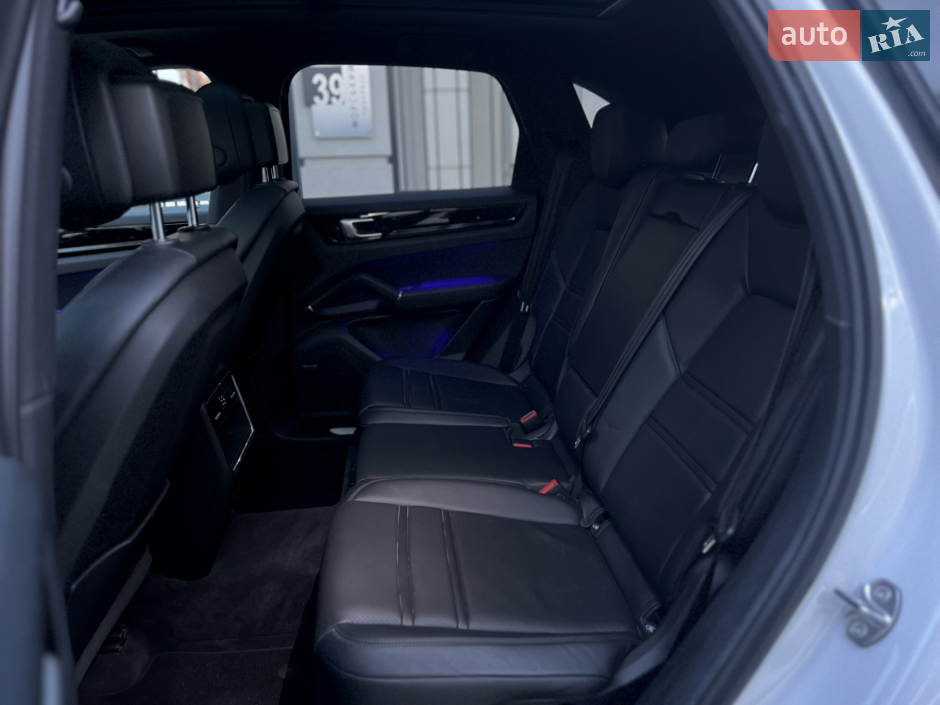 2018 Porsche Cayenne - мініатюра 36
