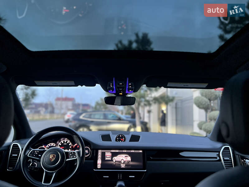 Позашляховик / Кросовер Porsche Cayenne 2018 в Одесі