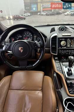 Внедорожник / Кроссовер Porsche Cayenne 2011 в 