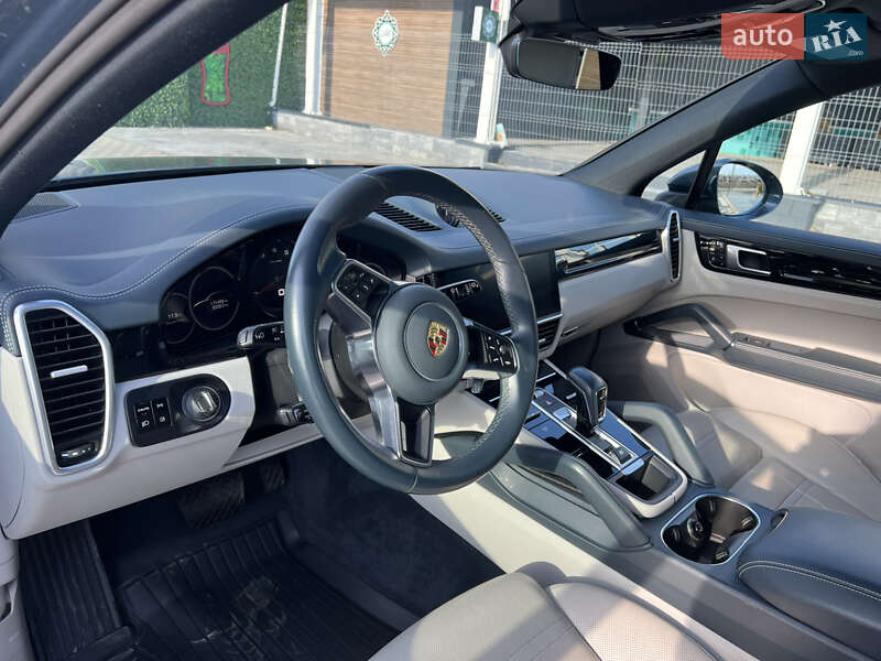 Внедорожник / Кроссовер Porsche Cayenne 2018 в Одессе