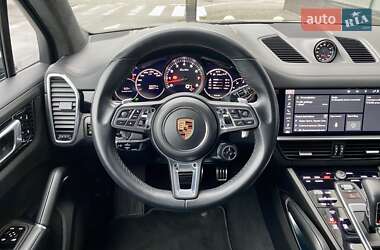 Внедорожник / Кроссовер Porsche Cayenne 2019 в Киеве